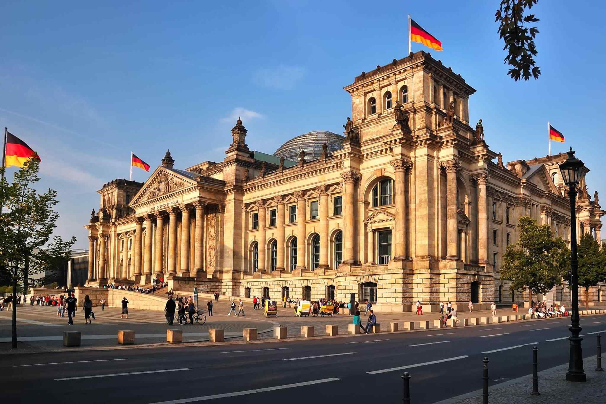 https://dubaiexcursionsguide.com/wp-content/uploads/2018/09/destination-berlin-01.jpg